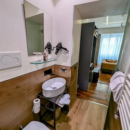 Πανσιόν Rfi 4*